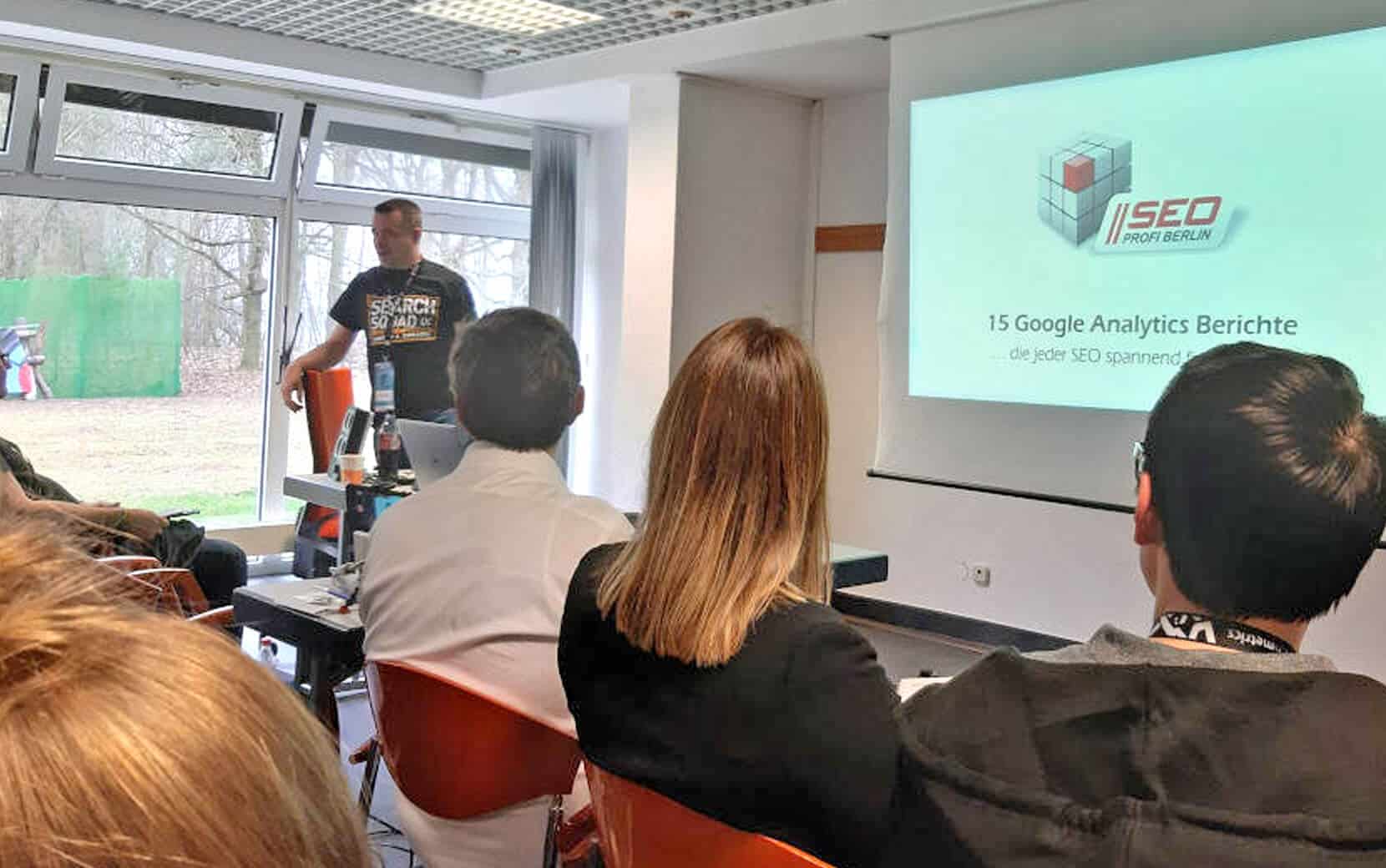 Sven Deutschländer mit Google Analytics Tipps auf der Campixx 2019